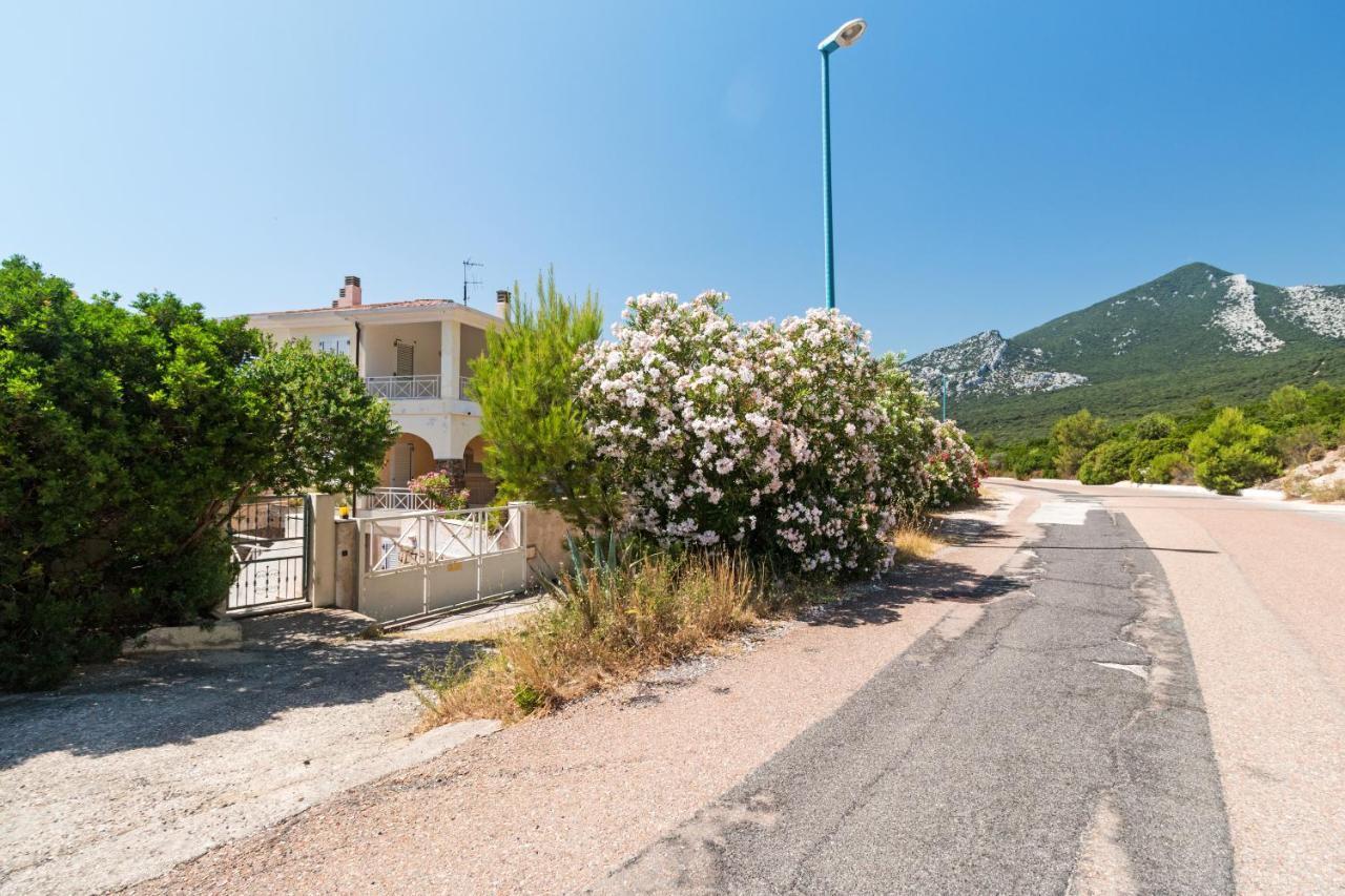 Una Veranda Sul Mare Apartment Cala Gonone Exterior photo